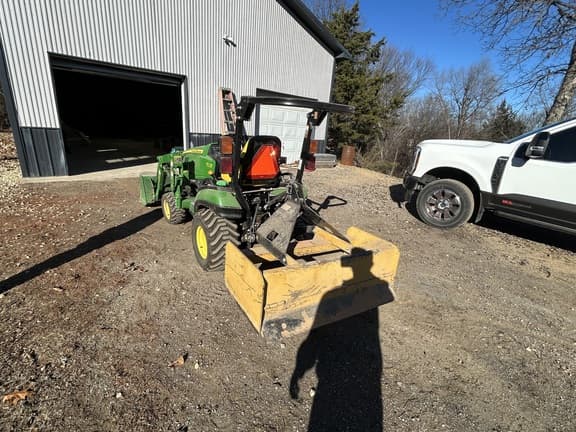 Image of John Deere 1025R equipment image 2