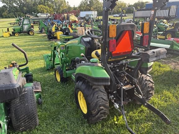 Image of John Deere 1025R equipment image 3