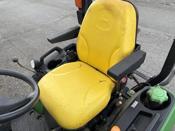 Image of John Deere 1025R equipment image 4
