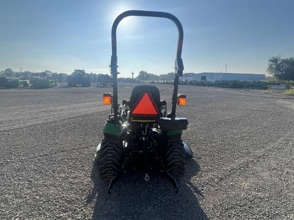 Image of John Deere 1026R equipment image 4