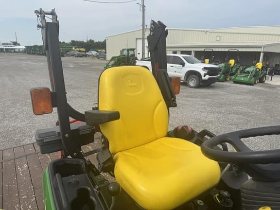 Image of John Deere 1026R equipment image 3