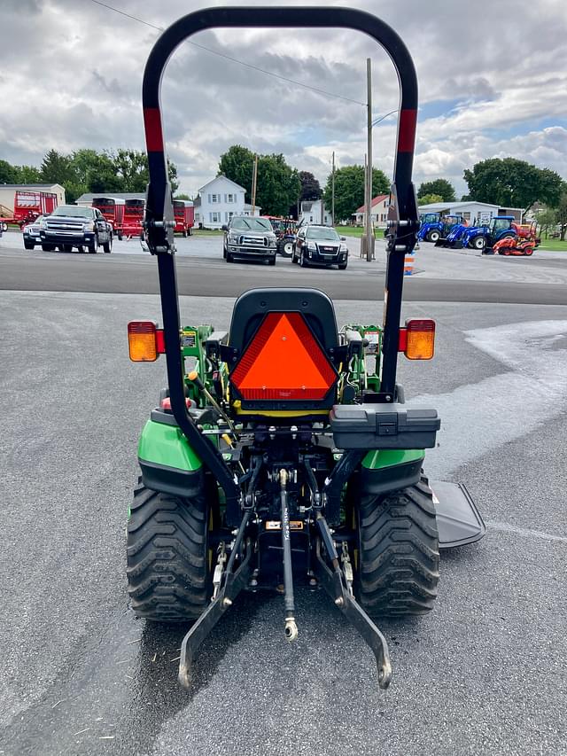 Image of John Deere 1026R equipment image 4