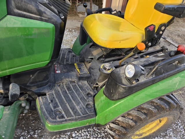 Image of John Deere 1026R equipment image 4