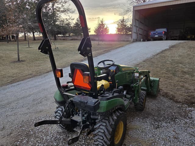 Image of John Deere 1026R equipment image 3