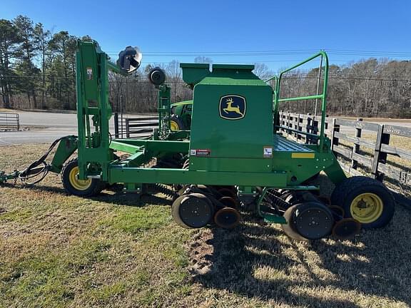 Image of John Deere 1590 equipment image 4