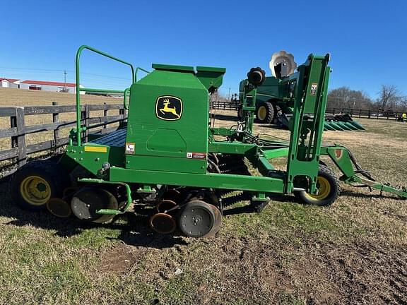 Image of John Deere 1590 equipment image 1