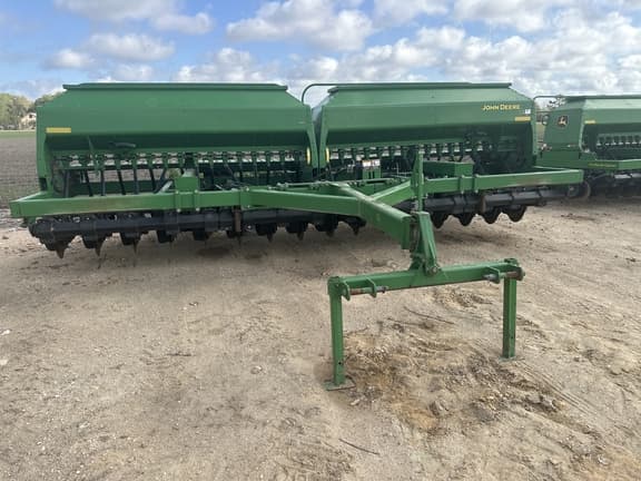 Image of John Deere 1590 equipment image 1