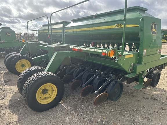 Image of John Deere 1590 equipment image 4