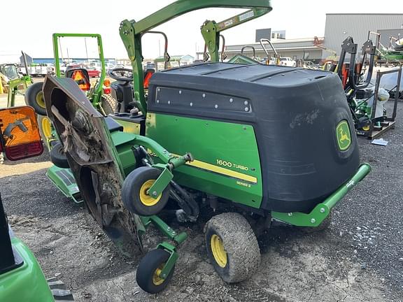 Image of John Deere 1600 Turbo II equipment image 2