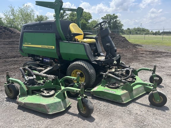 2013 John Deere 1600 Turbo II Equipment Image0