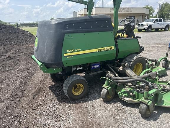Image of John Deere 1600 Turbo II equipment image 3