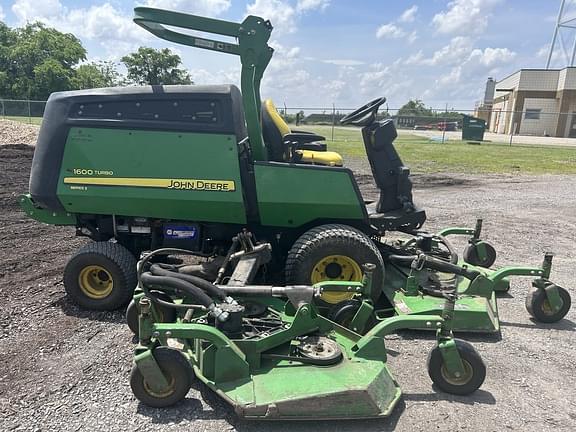 Image of John Deere 1600 Turbo II equipment image 1