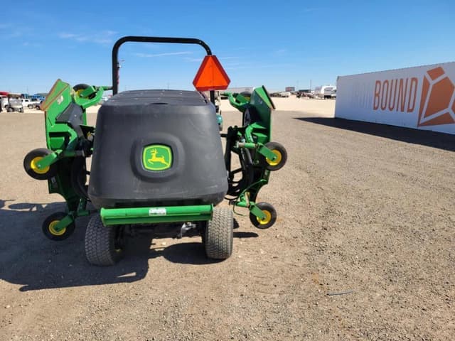 Image of John Deere 1600 Turbo II equipment image 3