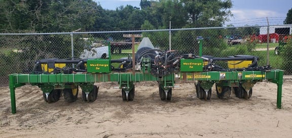 Main image John Deere 1700