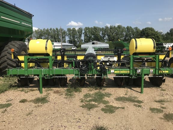 Main image John Deere 1700