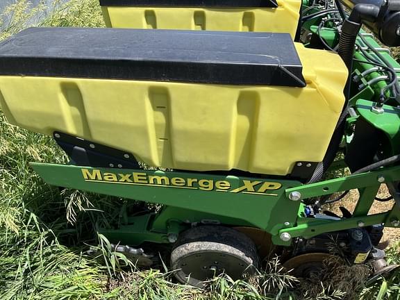 Image of John Deere 1720 Image 1