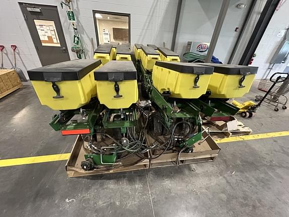 Image of John Deere 1720 equipment image 1