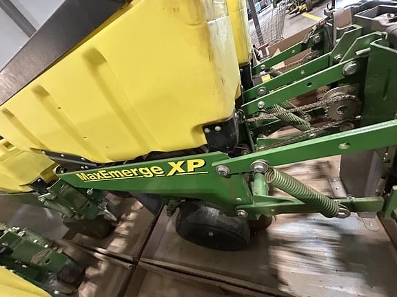 Image of John Deere 1720 equipment image 4