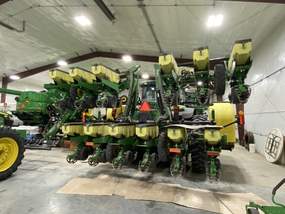 2013 John Deere 1720 Equipment Image0