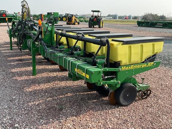 Image of John Deere 1720 equipment image 1