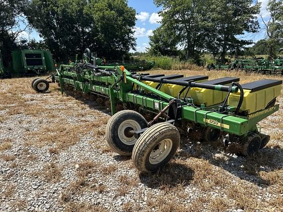 Image of John Deere 1720 equipment image 1