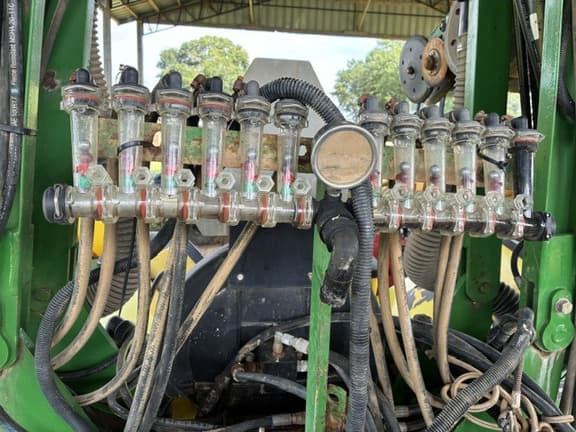 Image of John Deere 1720 equipment image 2