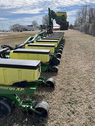 Image of John Deere 1720 equipment image 3