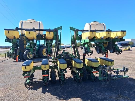 Image of John Deere 1720 equipment image 3