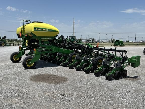 Image of John Deere 1720 equipment image 4