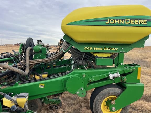 Image of John Deere 1720 equipment image 3