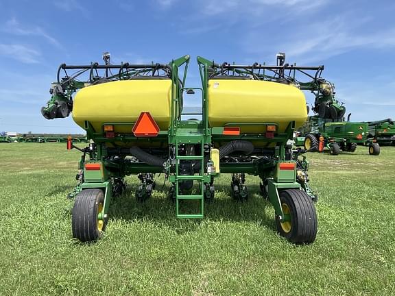 Image of John Deere 1720 equipment image 4
