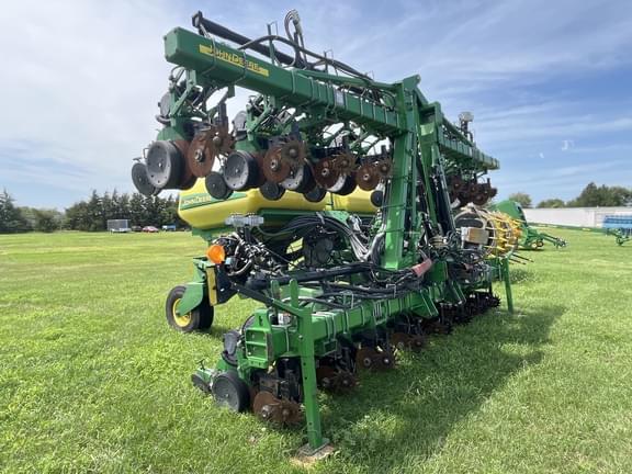 Image of John Deere 1720 Primary image