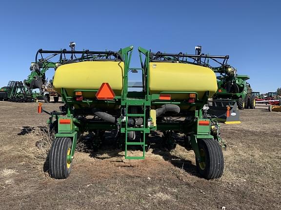 Image of John Deere 1720 equipment image 3