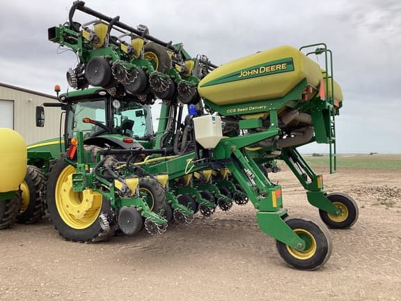 Image of John Deere 1720 equipment image 4