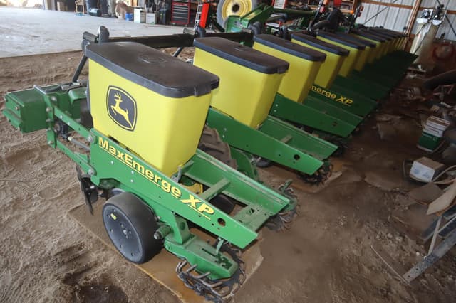 Image of John Deere 1720 equipment image 3