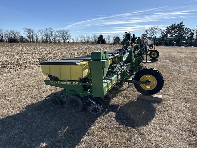 Image of John Deere 1720 equipment image 2