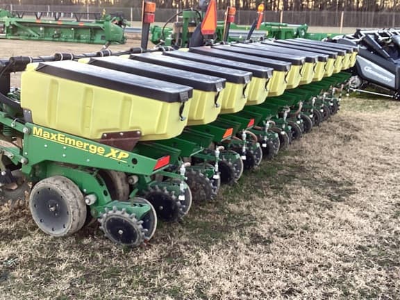 Image of John Deere 1730 equipment image 2