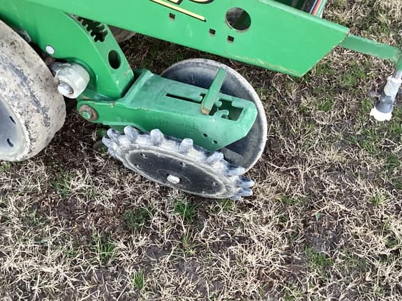 Image of John Deere 1730 equipment image 3