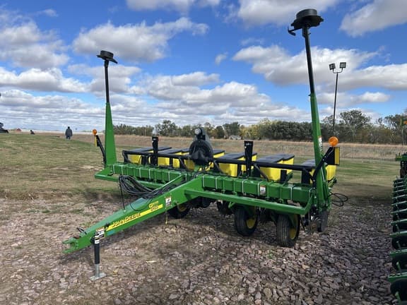 Image of John Deere 1750 equipment image 1