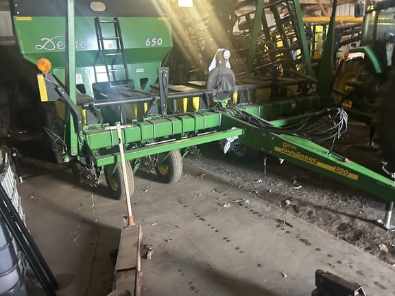 2013 John Deere 1750 Equipment Image0