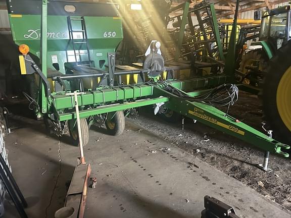 Image of John Deere 1750 equipment image 1