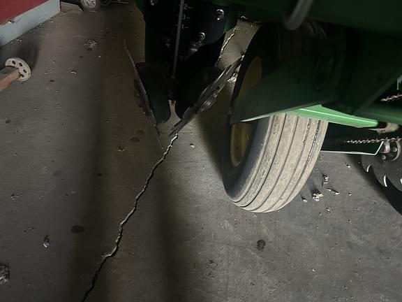 Image of John Deere 1750 equipment image 2