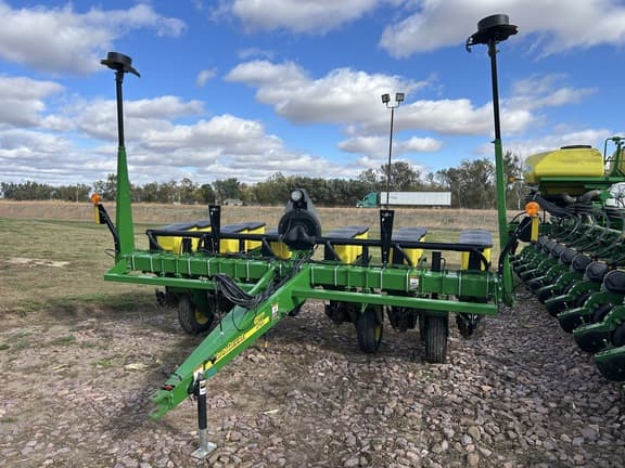 Image of John Deere 1750 equipment image 3