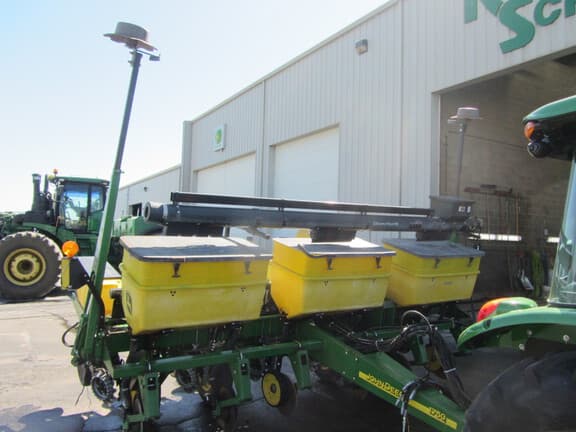 Image of John Deere 1750 equipment image 2