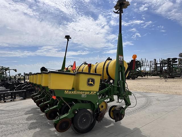 Image of John Deere 1750 equipment image 2