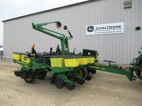 Image of John Deere 1760 Primary image