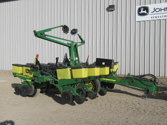 Image of John Deere 1760 Primary image