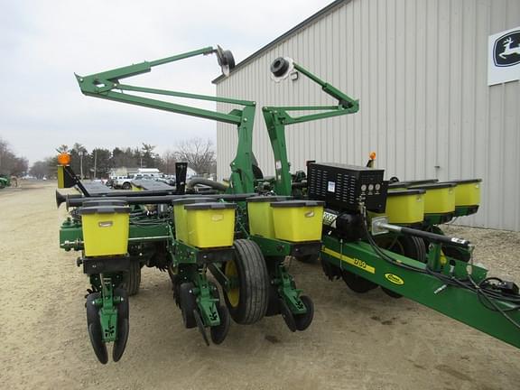 Image of John Deere 1760 equipment image 2