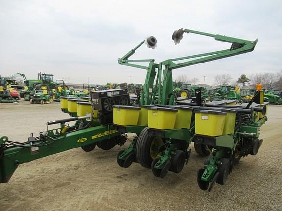 Image of John Deere 1760 equipment image 3