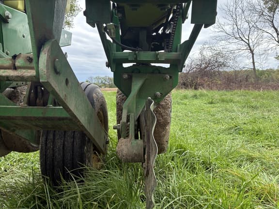 Image of John Deere 1760 equipment image 2